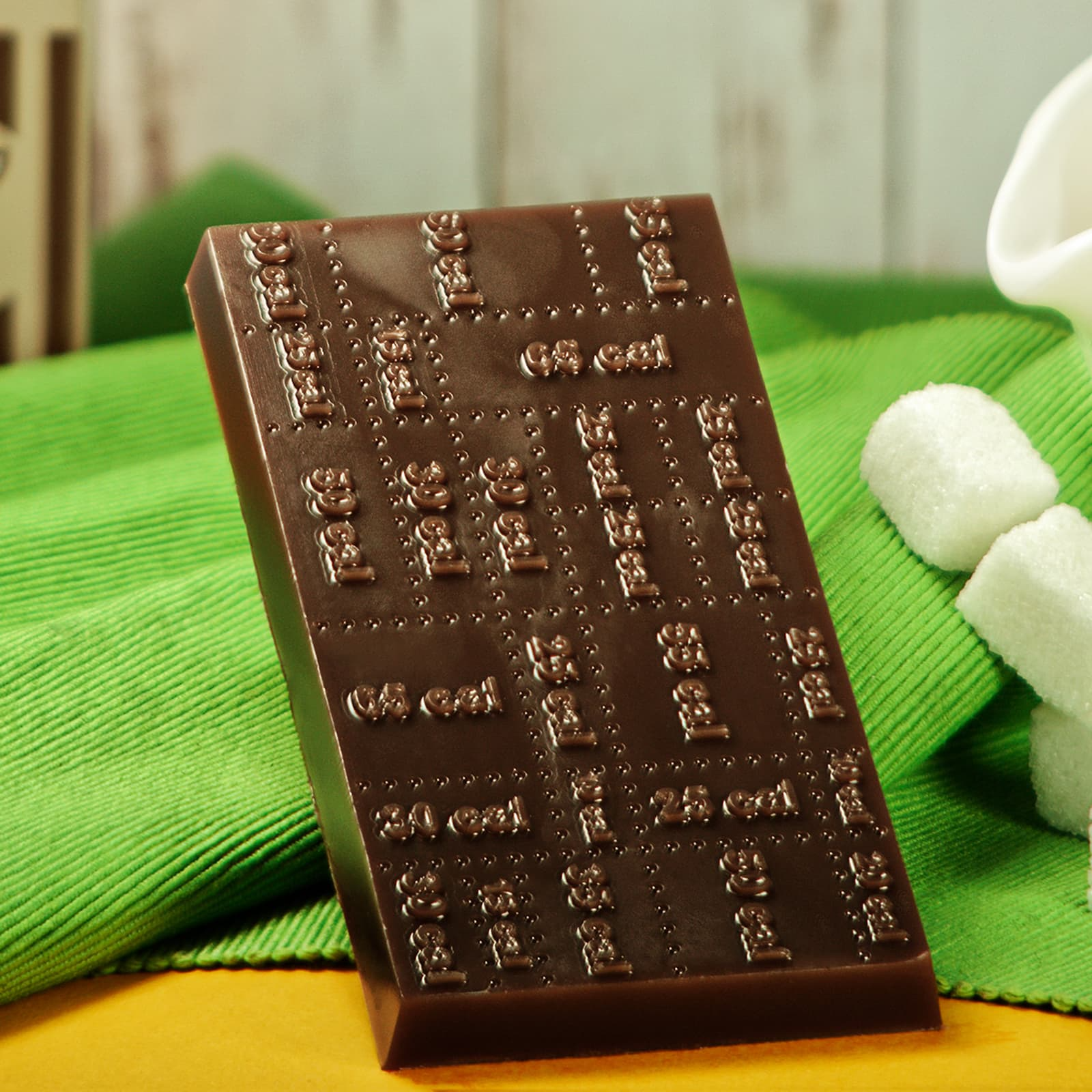 Шоколад килокалории. Пластиковые формы для шоколада. Шоколад калории. Плитка шоколада калории. Форма для шоколада учителю.